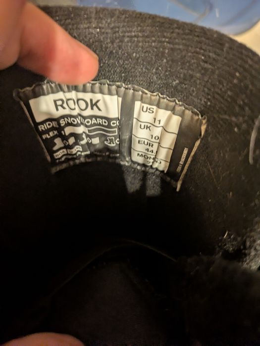 Сноуборд с креплением + ботинки