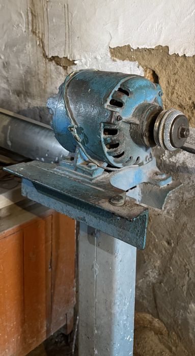 Токарный станок 1B 61