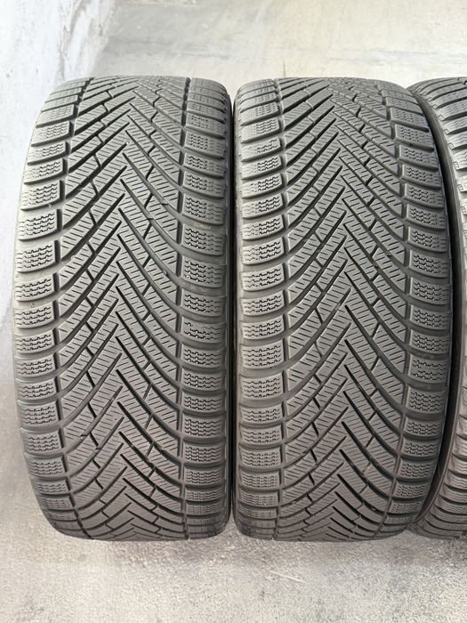 “Dot 24” 235/45/18 Pirelli 4Броя: 400€ 8мм