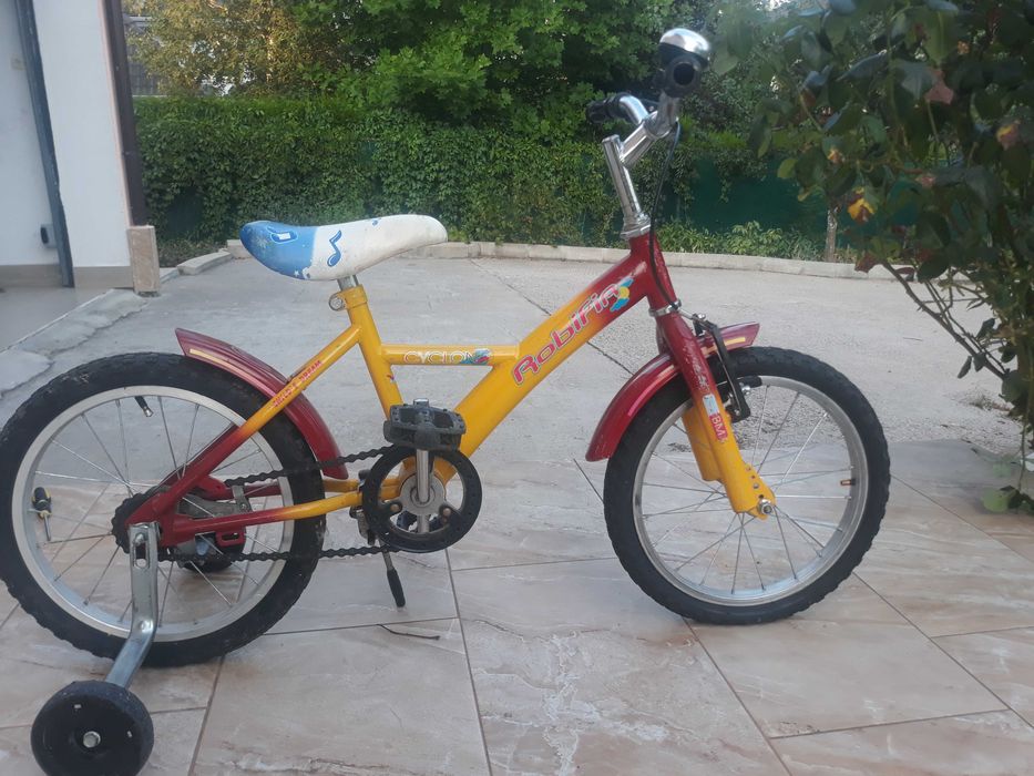 Детско колело с помощни