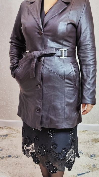 Кожаная куртка сотилади