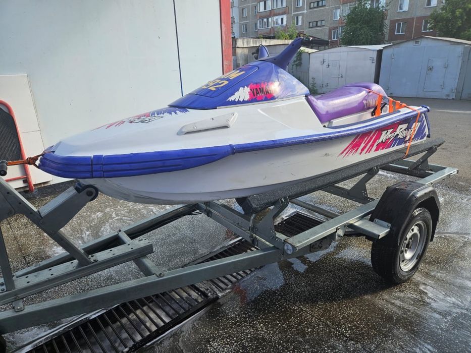 Продам гидроцикл с прицепом