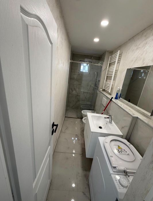 Apartament  cu 3 camere de închiriat