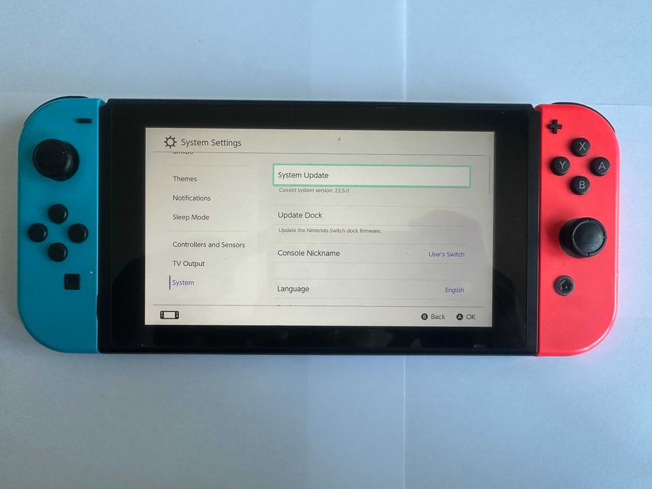 Игрална конзола - NINTENDO SWITCH V2 - Joy-Con Blue / Red - HAC-001