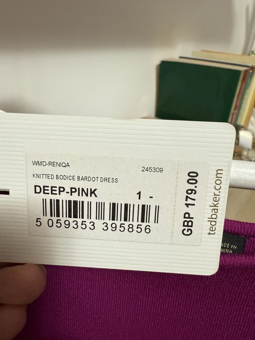 Нова рокля плисе на Ted Baker , размер С