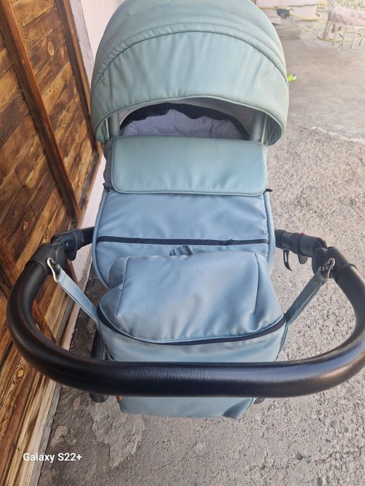 Коляска Pituso    .