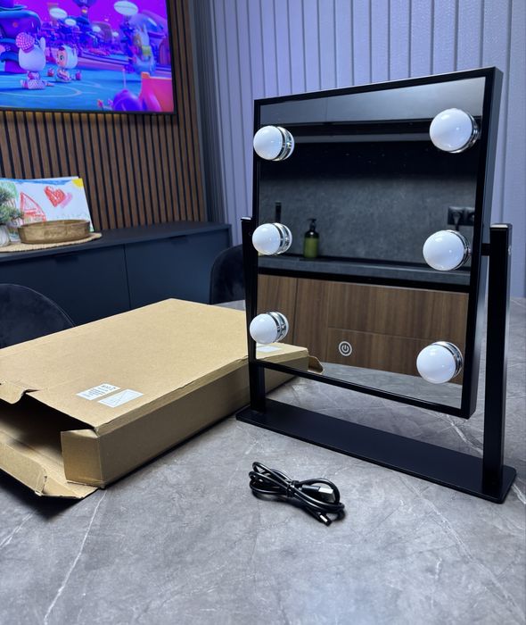 *ново*Козметично огледало с LED осветление usb