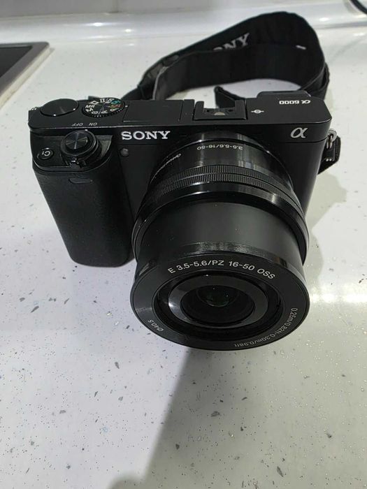 Sony Alpha 6000 (ILCE-6000) + Обектив 16-50mm – Пълен комплект