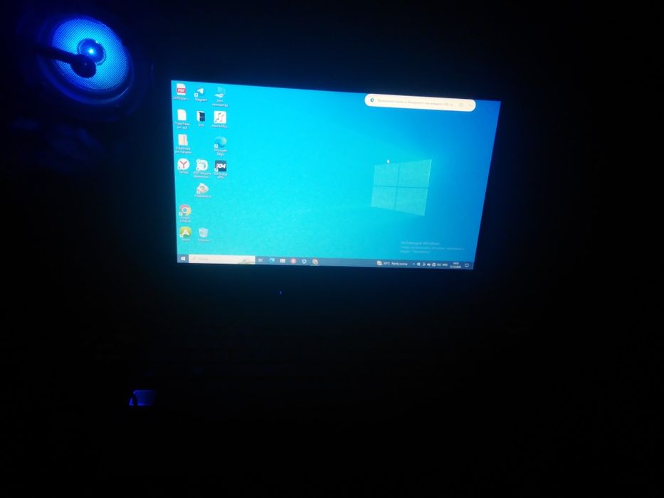 Acer.  Nautbuk sotiladi xolati zur . intel (r)