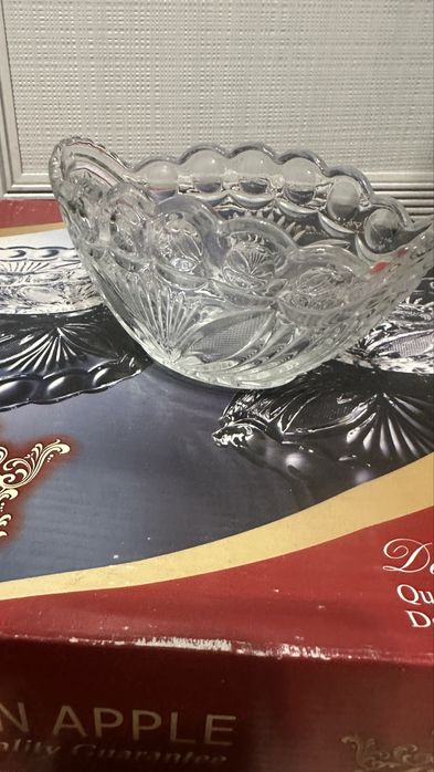 Продам стеклянные салатницы 6 шт