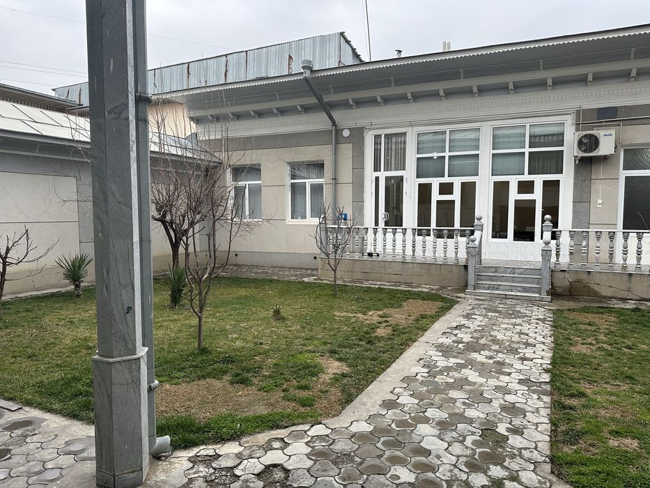 Zangiota Eshonguzar Nurafshon maxallada uy sotiladi