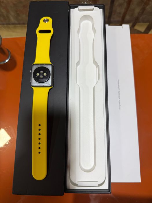 Продам apple watch series 3 NIKE 42mm