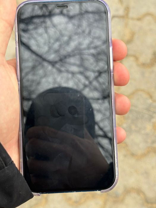 Айфон 12 срочно продам