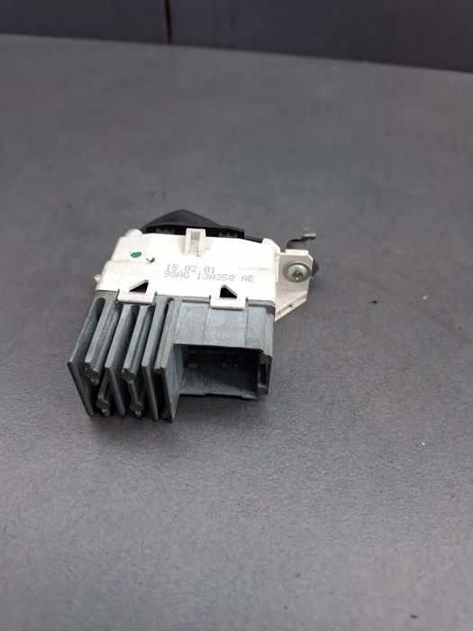 Buton avarie 98AG 13A350 AE DEFECT Ford Focus 2001 1.8 Tddi MT (90 hp)