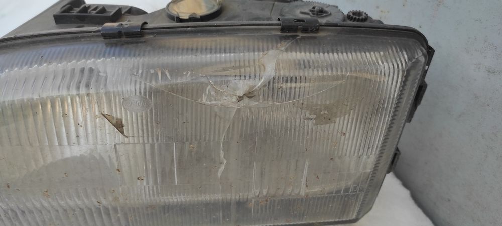 Фары Вольво 850.