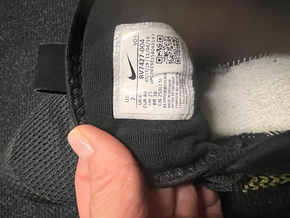 Vand Adidasi Nike LeBron