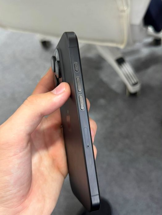 продам Iphone 15 pro 256g Идеал