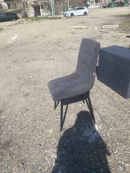 Мебель (диваны, столы, стулья)