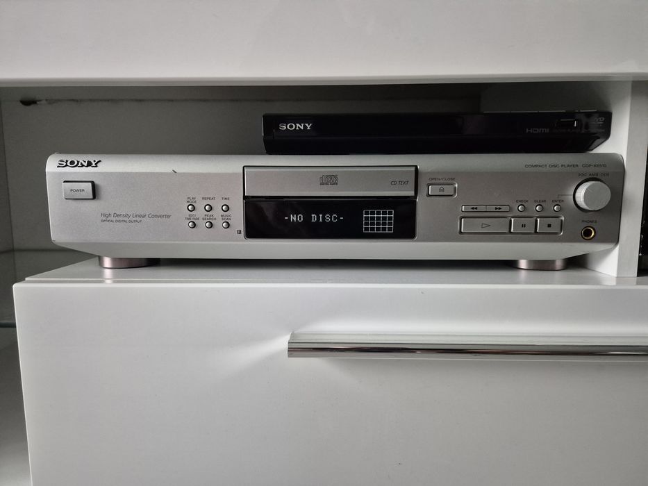 SONY CDP XE-510 сд-плеър