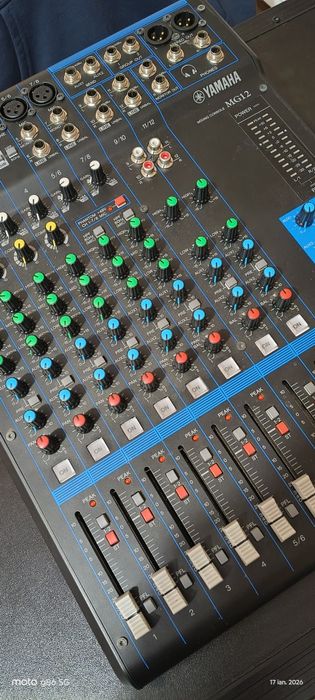 Mixer Yamaha MG12