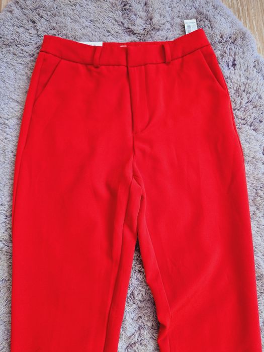 Червен официален панталон Stradivarius
