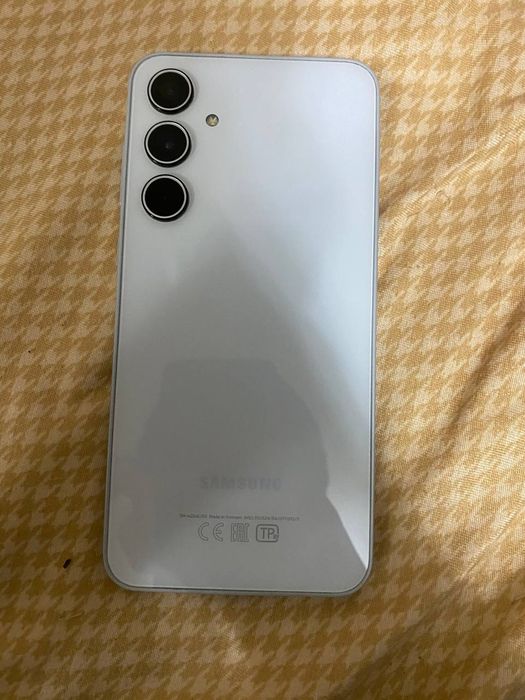 Ищу обмен iphone 11 pro + samsung a35 5g