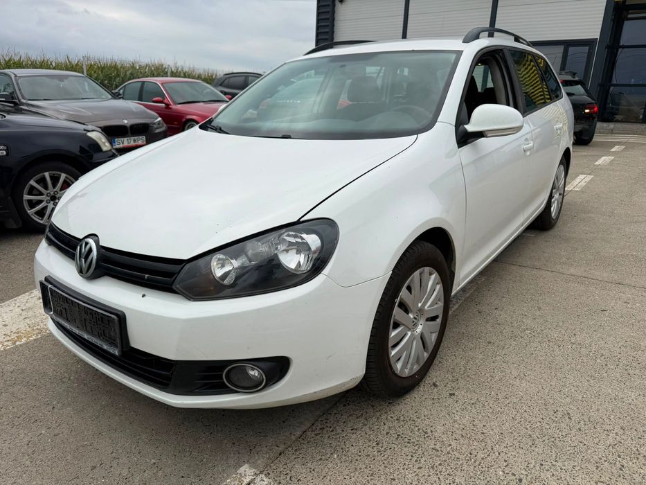 Dezmembrez Vw golf 6 break Alb - LB9A 1.6 tdi CAY volan stanga 130.000 km