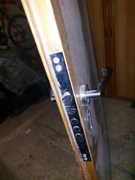 Метална входна врата