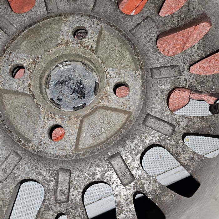 Алуминиеви джанти 13 " 4.100 с всесезонни гуми