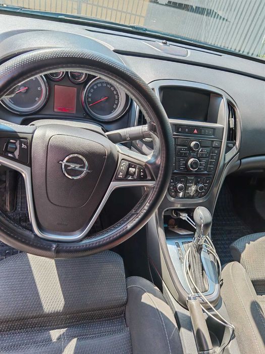 Opel Astra J 2012