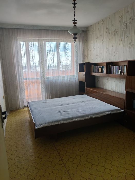 Продава четиристаен  , тухлен в центъра