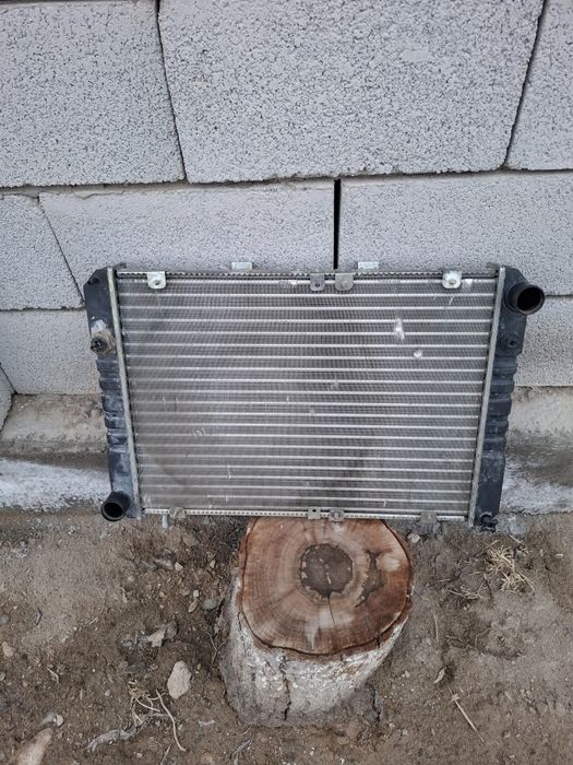 Продам радиатор волга 31105