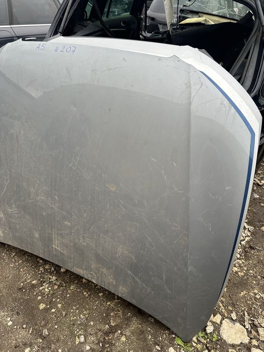 Преден капак Audi A5 8t 2008-2012 година лека забележки ном 207