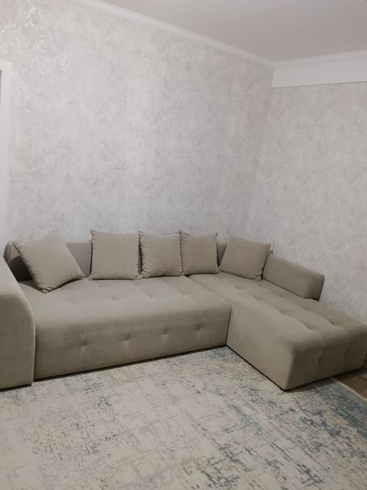 Диван в хорошем состояние не севшии  качесвеный одам за 50000тыс