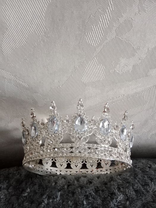 Продам корону на праздник