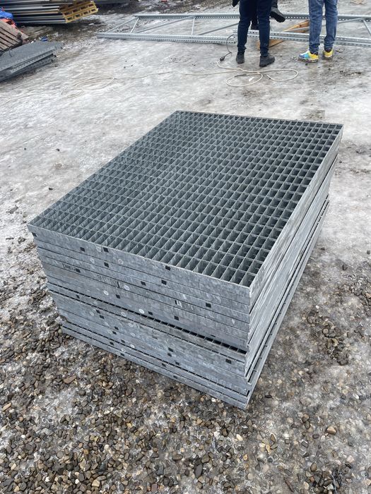 Gratare zincate galvanizate