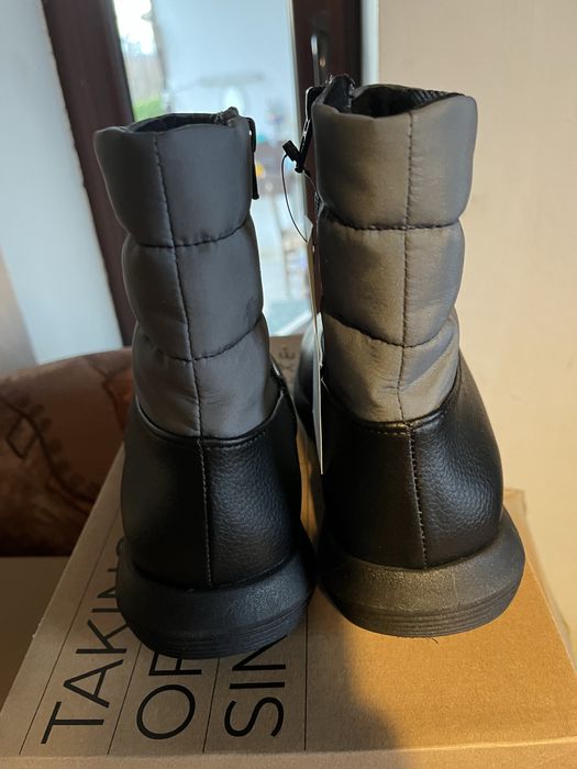 Дамски спортни боти