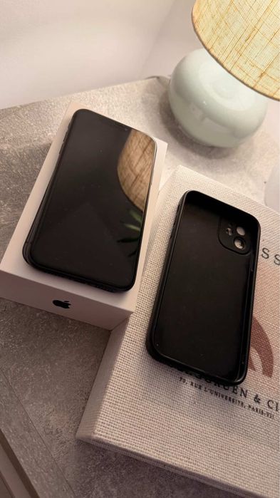 Vand iphone 11 / 64 GB
