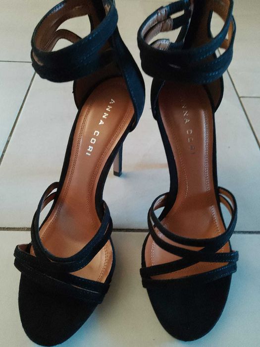Sandale noi cu toc ANNA CORI, marimea 38!