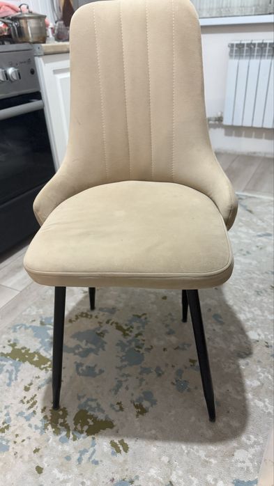 Срочно продаю стулья