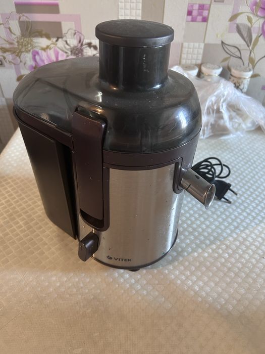 Соковыжималка электрическая