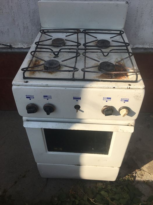 Продам газ плиту