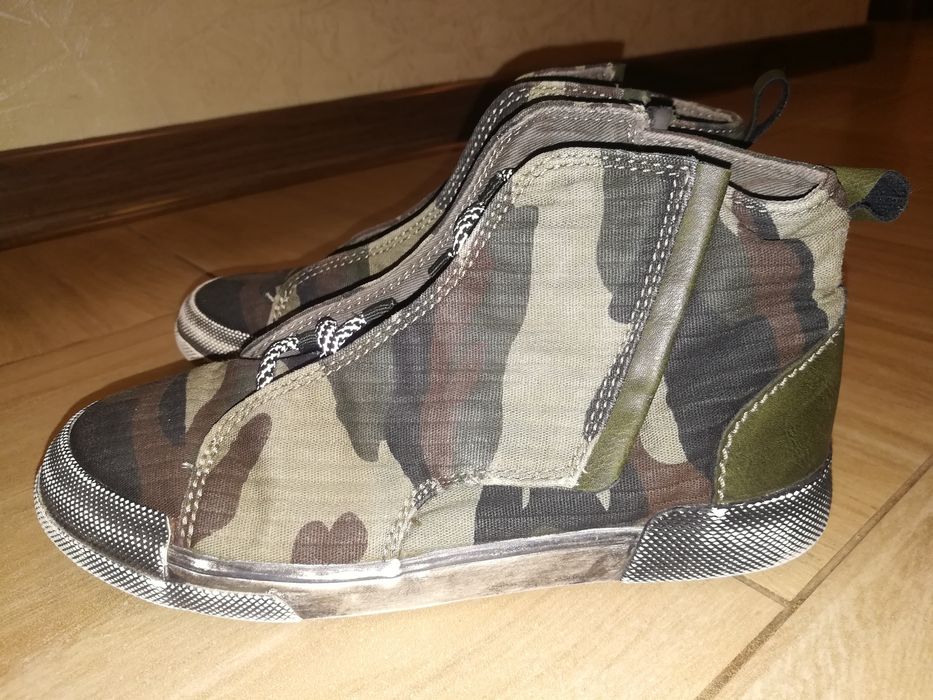 Продам кеды для мальчика