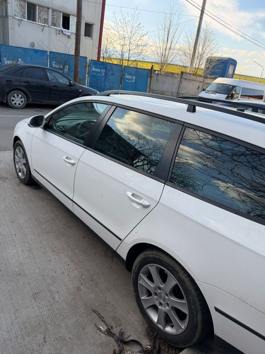 Vând Volkswagen Passat b6 2010 stare perfecta clima automata