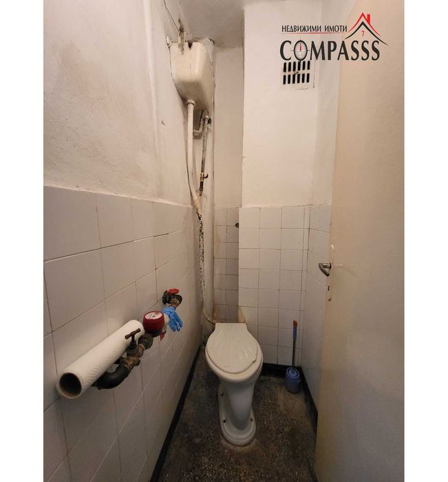 Продава се Тристаен апартамент в Добрич, Център - 92 кв.м за 1196 €/кв.м - Снимка #11