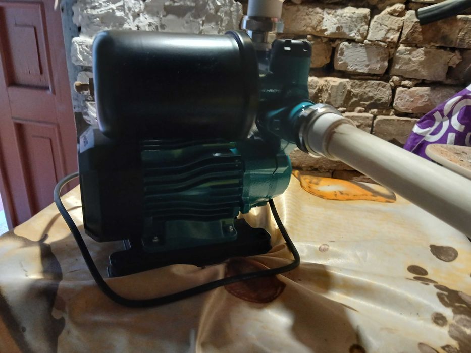 Продается насос водяной