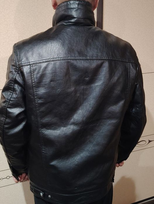 Продам кожаную куртку