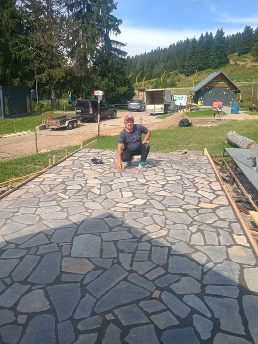 Piatra naturala de munte ideală pentru pavarea curții