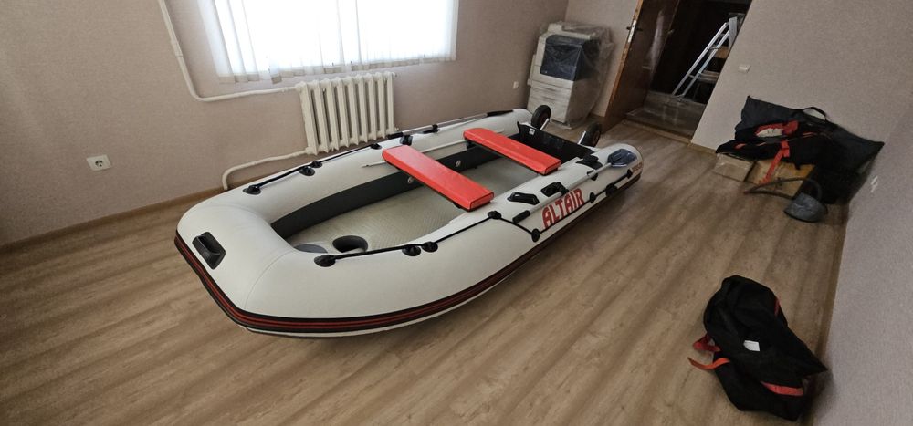 Продам лодку ПВХ Altair Sirius-335