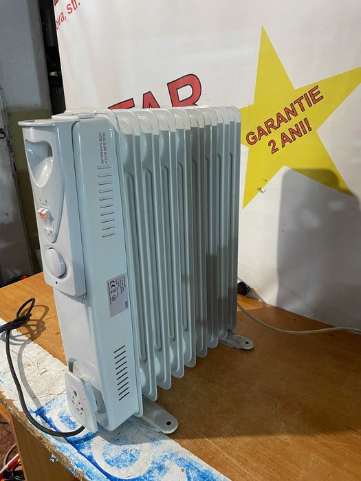 Calorifer electric cu ulei 2000 W, 8 elementi 3 trepte de putere
